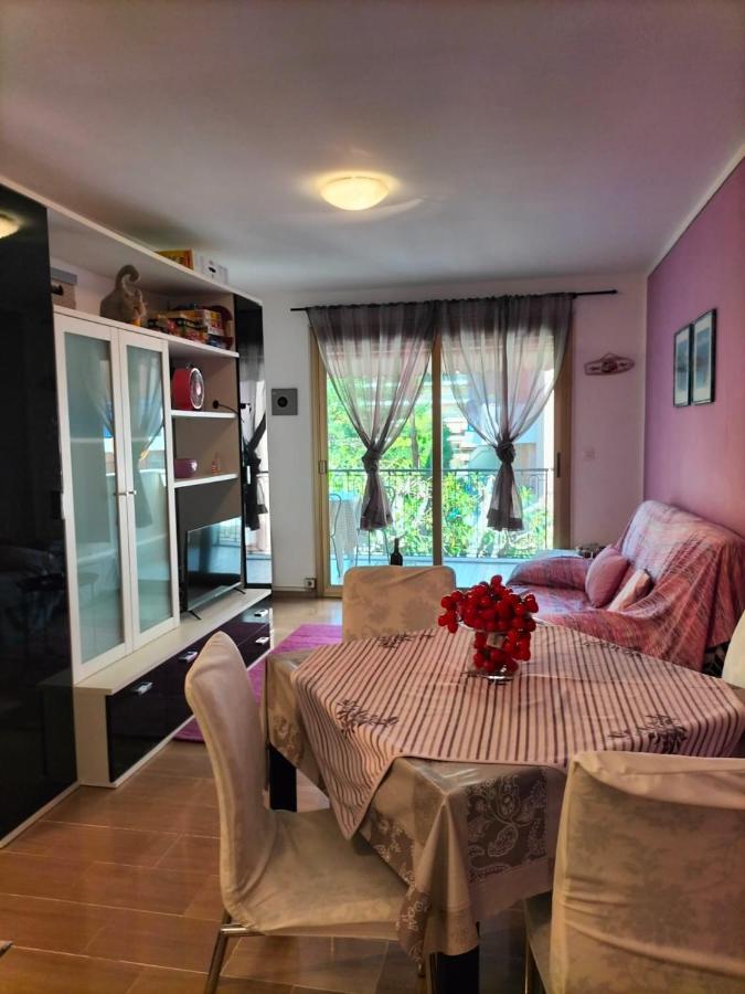 Apartmán A Due Passi Dal Mare Menton Exteriér fotografie